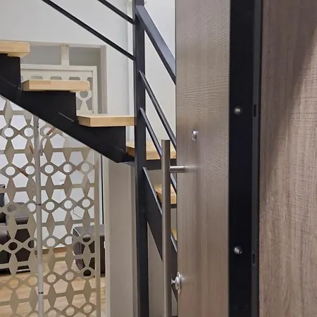 Appartamento Loft Bianco Nero Tríkala