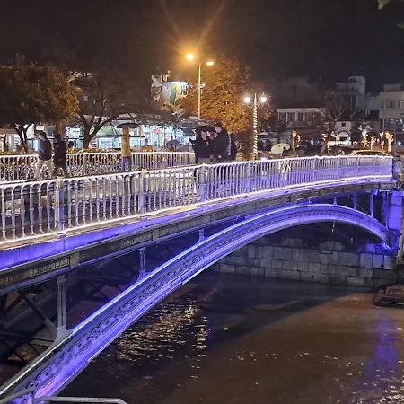 Appartamento Loft Bianco Nero Tríkala