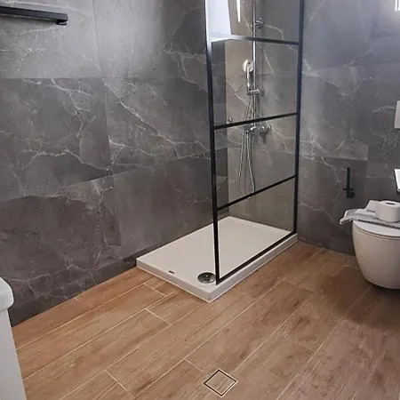 Loft Bianco Nero Tríkala