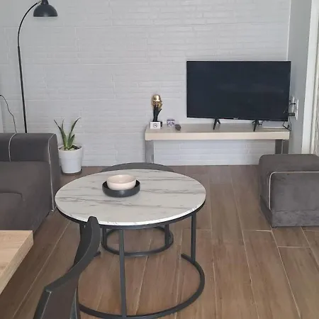 Loft Bianco Nero Tríkala