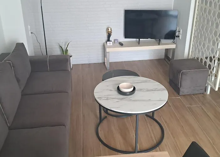 Loft Bianco Nero * Τρίκαλα